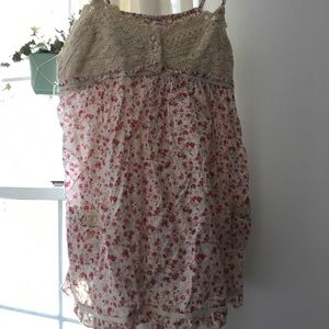 Floral babydoll tank top with tiny pockets